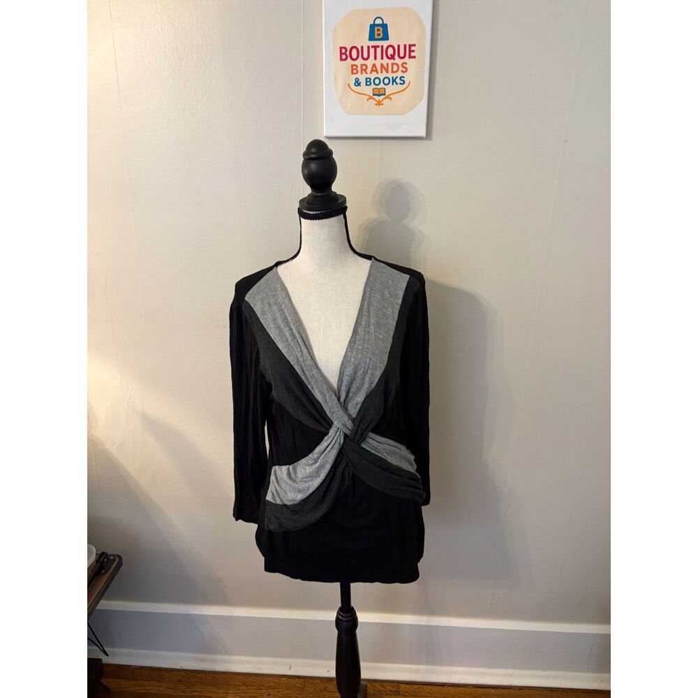Cable & Gauge Black & Grey Colorblock Twist Front Top